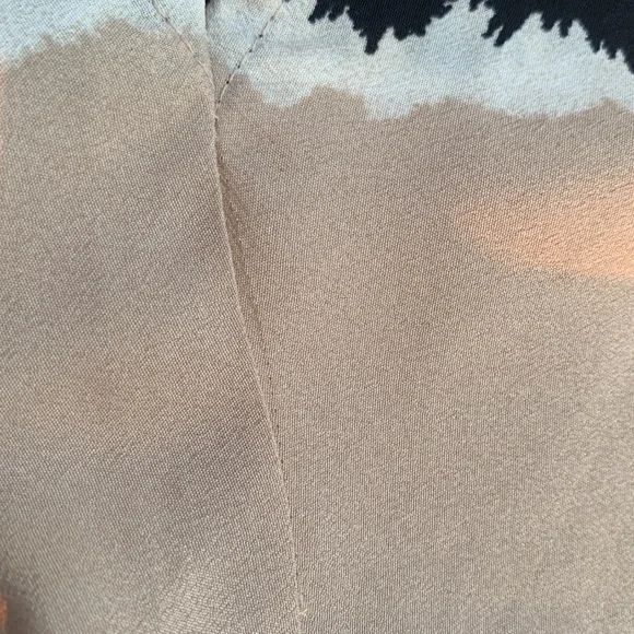 🌸LOFT GUC Keyhole Cap Sleeve Blouson Blouse Blk, Tan, & White Size Small Petite - Picture 6 of 6